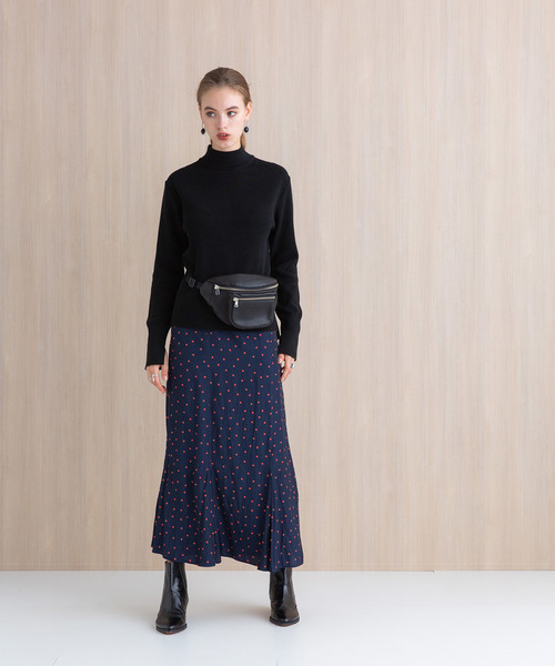 PUBLIC TOKYO（パブリックトウキョウ）の「ドットロングフレアスカート（スカート・レディース・ブラック/ネイビー・1/2）」の6枚目の写真