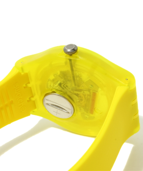BEAUTY&YOUTH UNITED ARROWS（ビューティーアンドユースユナイテッドアローズ）の「＜SWATCH＞ YELLOW LACQUERED¨§（アナログ腕時計・メンズ・イエロー・フリー）」の5枚目の写真