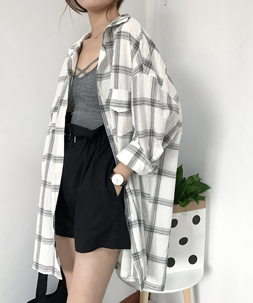 chuclla(チュクラ)の「【chuclla】オーバーサイズチェックシャツ chw713(シャツ/ブラウス・レディース・ブラック/ホワイト・FREE)」の2枚目の写真