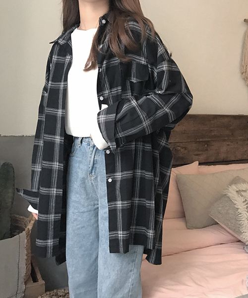 chuclla(チュクラ)の「【chuclla】オーバーサイズチェックシャツ chw713(シャツ/ブラウス・レディース・ブラック/ホワイト・FREE)」の3枚目の写真