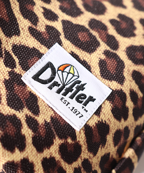 Drifter（ドリフター）の「[DRIFTER/ドリフター] レオパード柄巾着バッグ（ショルダーバッグ・レディース・ブラウン・ONE SIZE）」の2枚目の写真