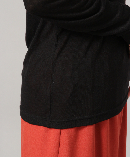 LOWRYS FARM（ローリーズファーム）の「シアークルーＬＳ　852840（Tシャツ/カットソー・レディース・ブラック/オフホワイト/イエロー・FREE）」の9枚目の写真