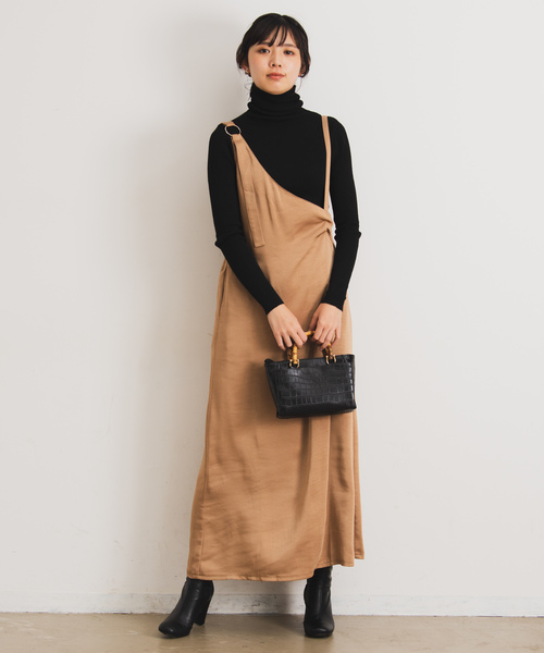 Aunt Marie's（アントマリーズ）の「AUNT MARIE'S サテンワンショルワンピース（ワンピース・レディース・ブラック/ブラウン/ベージュ/グリーン・FREE）」の4枚目の写真