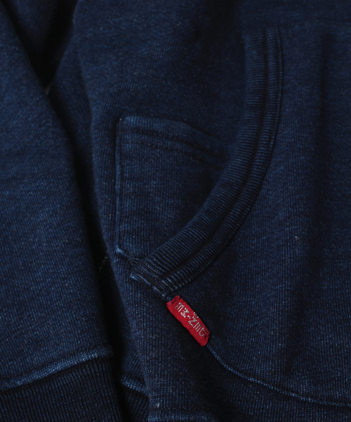 Denime(ドゥニーム)の「INDIGO HEAVY SWEAT PULL OVER PARKA(パーカー・メンズ・ブラック/ネイビー・MEDIUM/LARGE/SMALL)」の5枚目の写真