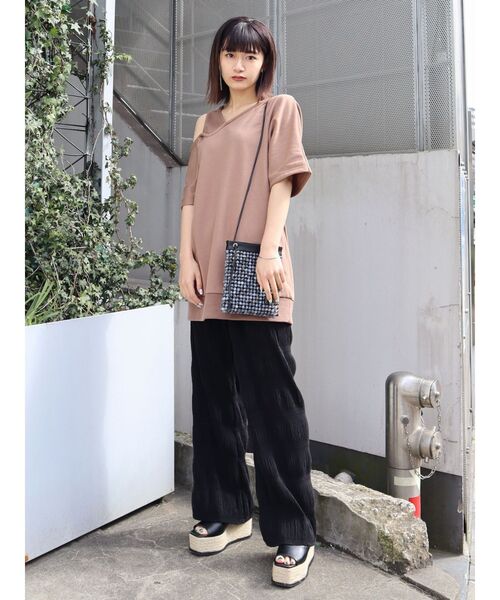 料無料 セール アシンメトリーオープンショルダーワンピース ワンピース Emoda エモダ のファッション 直営店舗 Arenatheatre Net