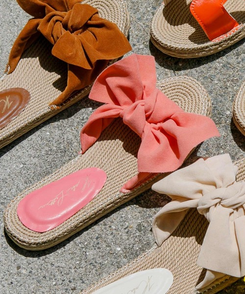 KOBE LETTUCE（コウベレタス）の「2TYPEフラットサンダル（サンダル・レディース・ブラック/イエロー/ブラック系その他/キャメル/ピンク系その他/パープル/ホワイト系その他/パープル系その他/イエロー系その他/コーラル/イエロー系その他2/ホワイト・L/LL/M/S）」の11枚目の写真