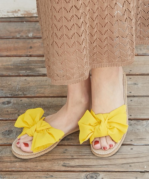 KOBE LETTUCE（コウベレタス）の「2TYPEフラットサンダル（サンダル・レディース・ブラック/イエロー/ブラック系その他/キャメル/ピンク系その他/パープル/ホワイト系その他/パープル系その他/イエロー系その他/コーラル/イエロー系その他2/ホワイト・L/LL/M/S）」の10枚目の写真