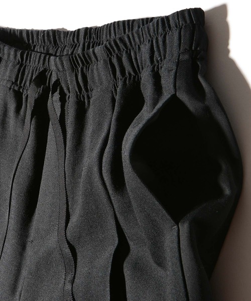 ROCK STE（ロクステ）の「noirer（ノイア） ウール混ワイドスラックスパンツ（スラックス・メンズ・ブラック・M/L）」の2枚目の写真
