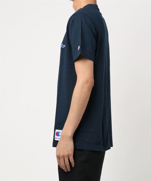 Champion(チャンピオン)の「チャンピオンロゴT(Tシャツ/カットソー・メンズ・ホワイト/ブラック/ネイビー・L/M)」の4枚目の写真