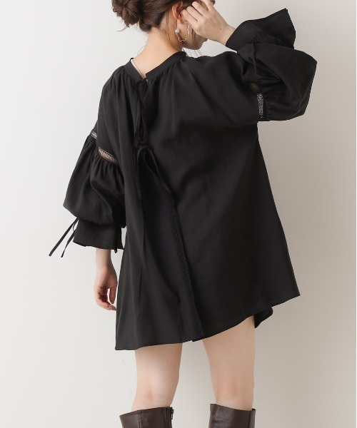 Chico（チコ）の「コットンレースギャザーブラウス（シャツ/ブラウス・レディース・ブラック/ベージュ/アイボリー・FREE）」の2枚目の写真