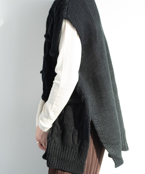 Aunt Marie's（アントマリーズ）の「オーバーシルエットケーブルニットベスト / AUNT MARIE'S（ベスト・レディース・ブラック/ブラウン/アイボリー・FREE）」の19枚目の写真