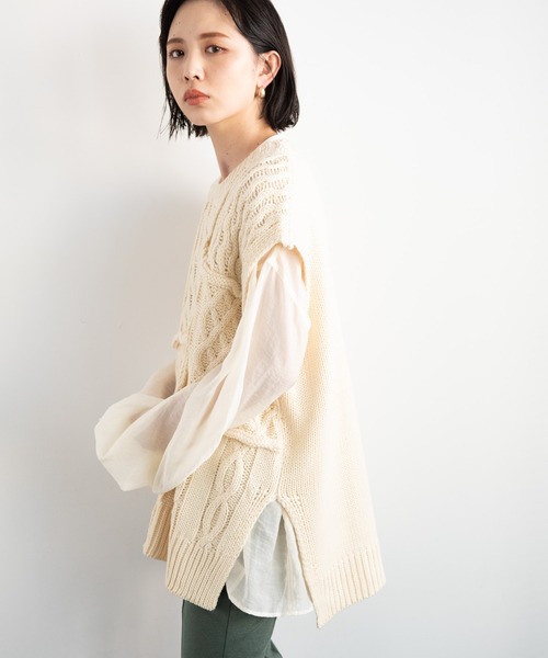 Aunt Marie's（アントマリーズ）の「オーバーシルエットケーブルニットベスト / AUNT MARIE'S（ベスト・レディース・ブラック/ブラウン/アイボリー・FREE）」の8枚目の写真