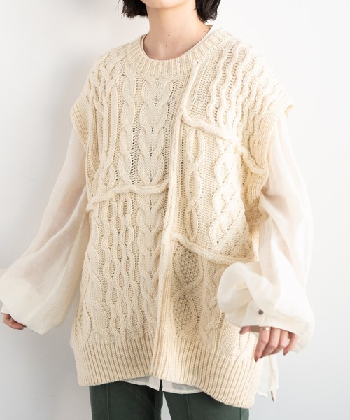 Aunt Marie's（アントマリーズ）の「オーバーシルエットケーブルニットベスト / AUNT MARIE'S（ベスト・レディース・ブラック/ブラウン/アイボリー・FREE）」の16枚目の写真