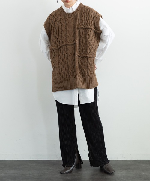 Aunt Marie's（アントマリーズ）の「オーバーシルエットケーブルニットベスト / AUNT MARIE'S（ベスト・レディース・ブラック/ブラウン/アイボリー・FREE）」の22枚目の写真