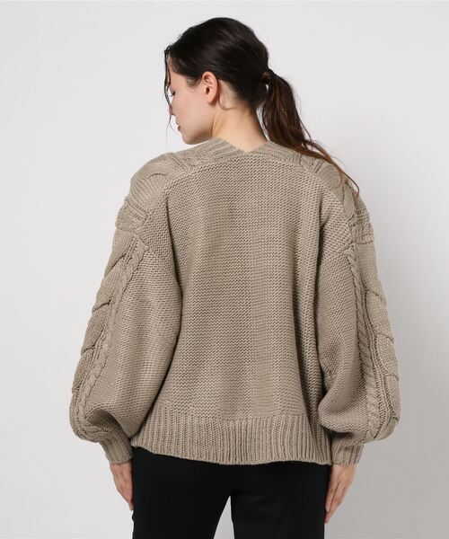 PICCIN（ピッチン）の「ケーブル編みオーバーサイズカーディガン（カーディガン/ボレロ・レディース・チャコールグレー/オフホワイト/グレイッシュベージュ・M）」の4枚目の写真