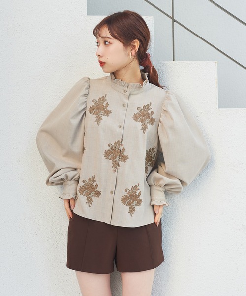 one after another NICE CLAUP（ワンアフターアナザーナイスクラップ）の「プチハイ刺繍ブラウス（シャツ/ブラウス・レディース・オフホワイト/ブラウン/ブラウン系その他・FREE）」の9枚目の写真
