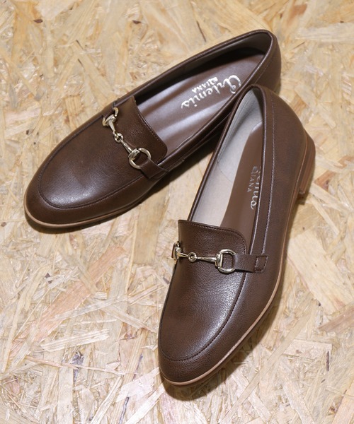 artemis by DIANA(アルテミスバイダイアナ)の「ビットローファー(ローファー・レディース・ブラック/ダークブラウン/チャコール/ネイビー/ダークベージュ/クリアブラック/ライトブラウン/ベージュ/ホワイト/アイボリー/シルバー・22.0cm/22.5cm/23.0cm/23.5cm/24.0cm/24.5cm/25.0cm)」の6枚目の写真