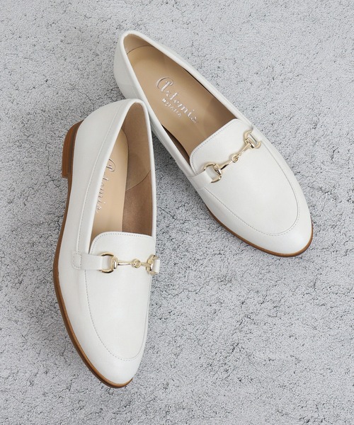 artemis by DIANA(アルテミスバイダイアナ)の「ビットローファー(ローファー・レディース・ブラック/ダークブラウン/チャコール/ネイビー/ダークベージュ/クリアブラック/ライトブラウン/ベージュ/ホワイト/アイボリー/シルバー・22.0cm/22.5cm/23.0cm/23.5cm/24.0cm/24.5cm/25.0cm)」の2枚目の写真