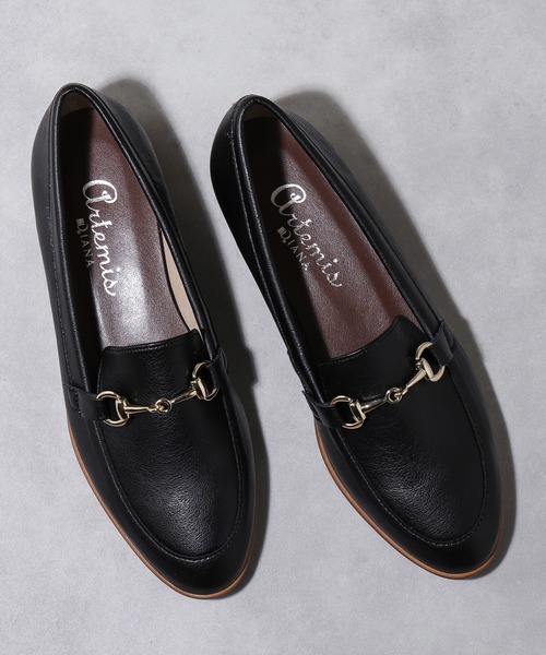 artemis by DIANA(アルテミスバイダイアナ)の「ビットローファー(ローファー・レディース・ブラック/ダークブラウン/チャコール/ネイビー/ダークベージュ/クリアブラック/ライトブラウン/ベージュ/ホワイト/アイボリー/シルバー・22.0cm/22.5cm/23.0cm/23.5cm/24.0cm/24.5cm/25.0cm)」の20枚目の写真