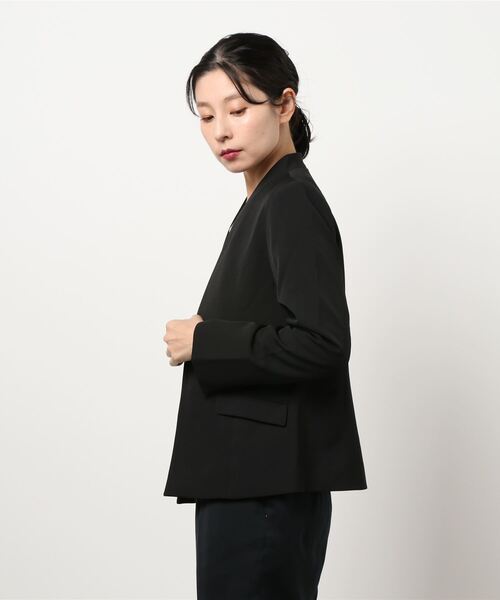 Bou Jeloud(ブージュルード)の「とろみ素材ジャケット【ストレッチ性あり】(ノーカラージャケット・レディース・ブラック・38)」の4枚目の写真