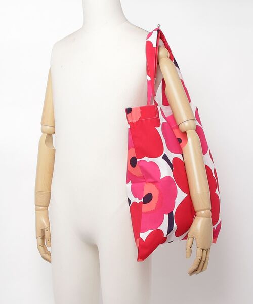 marimekko（マリメッコ）の「marimekko/マリメッコ ファブリックバッグ エコバック（トートバッグ・レディース・ブラック/レッド・ONESIZE）」の6枚目の写真