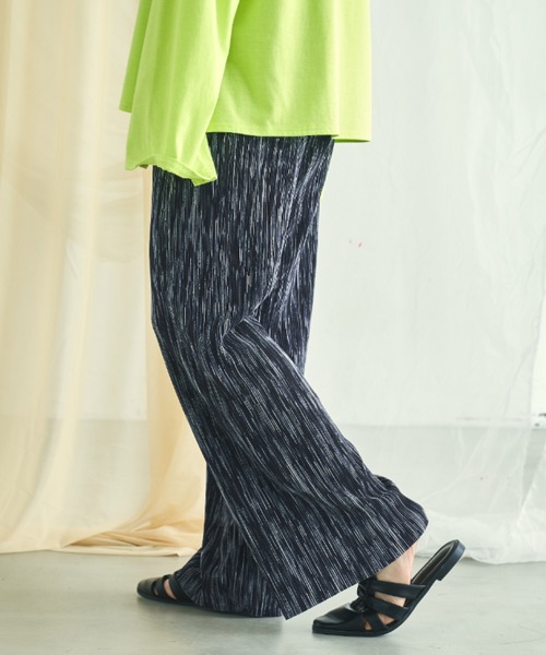 VACANCY（ヴァカンシー）の「ニュアンス柄プリーツパンツ（その他パンツ・レディース・ブラック/その他/ナチュラル/グリーン・FREE）」の5枚目の写真