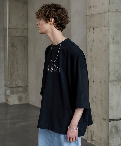 shiki tokyo（シキトウキョウ）の「OVERSIZED FLOWER EMBROIDERED LOGO TEE / オーバーサイズフラワー刺繍ロゴTシャツ（Tシャツ/カットソー・メンズ・ホワイト/ブラック・SMALL/MEDIUM/LARGE）」の19枚目の写真