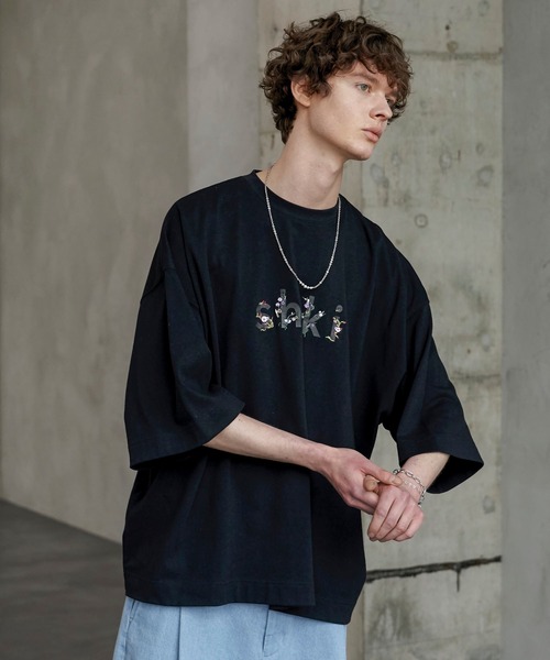 shiki tokyo（シキトウキョウ）の「OVERSIZED FLOWER EMBROIDERED LOGO TEE / オーバーサイズフラワー刺繍ロゴTシャツ（Tシャツ/カットソー・メンズ・ホワイト/ブラック・SMALL/MEDIUM/LARGE）」の21枚目の写真
