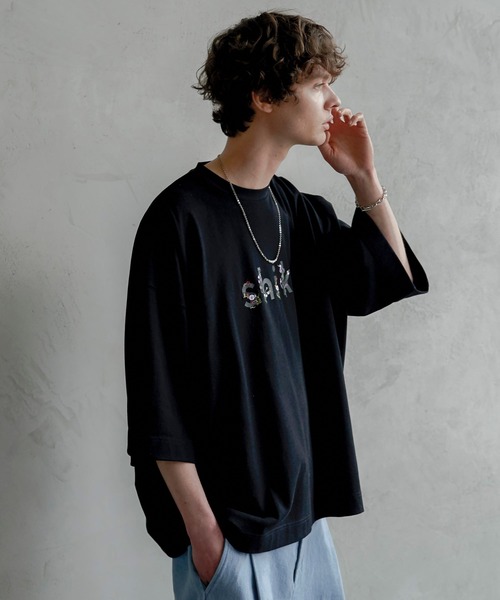 shiki tokyo（シキトウキョウ）の「OVERSIZED FLOWER EMBROIDERED LOGO TEE / オーバーサイズフラワー刺繍ロゴTシャツ（Tシャツ/カットソー・メンズ・ホワイト/ブラック・SMALL/MEDIUM/LARGE）」の8枚目の写真