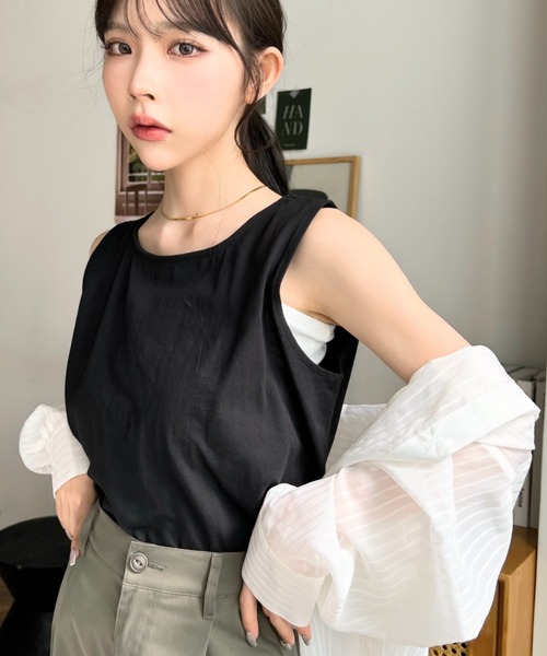 moment+(モーメントプラス)の「【累計販売枚数2万枚突破!】綿100%天竺.無地&ボーダーラウンドヘムタンクトップ(タンクトップ・レディース・ブラック/オフホワイト/杢グレー/グレイッシュベージュ/ベージュ/ブラック系その他/グレー/オートミール/チャコールグレー・M/L)」の13枚目の写真