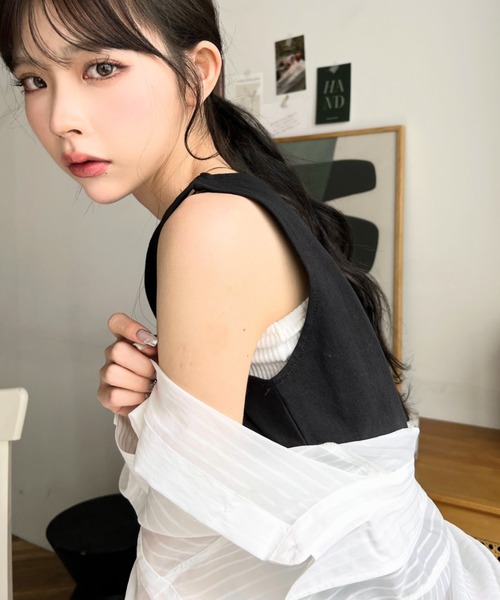 moment+(モーメントプラス)の「【累計販売枚数2万枚突破!】綿100%天竺.無地&ボーダーラウンドヘムタンクトップ(タンクトップ・レディース・ブラック/オフホワイト/杢グレー/グレイッシュベージュ/ベージュ/ブラック系その他/グレー/オートミール/チャコールグレー・M/L)」の11枚目の写真