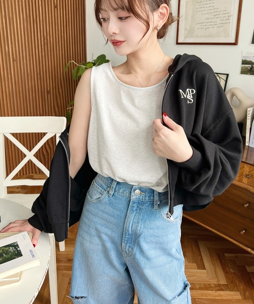 moment+(モーメントプラス)の「【累計販売枚数2万枚突破!】綿100%天竺.無地&ボーダーラウンドヘムタンクトップ(タンクトップ・レディース・ブラック/オフホワイト/杢グレー/グレイッシュベージュ/ベージュ/ブラック系その他/グレー/オートミール/チャコールグレー・M/L)」の17枚目の写真