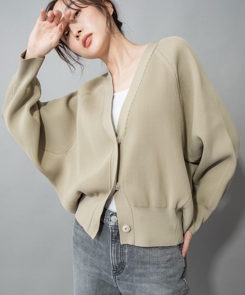 Munich（ミューニック）の「ストレッチヤーンカーディガンスティッチニット　Vネックカーディガン（カーディガン/ボレロ・レディース・ブラック/ベージュ/カーキ/ピンク・FREE）」の2枚目の写真