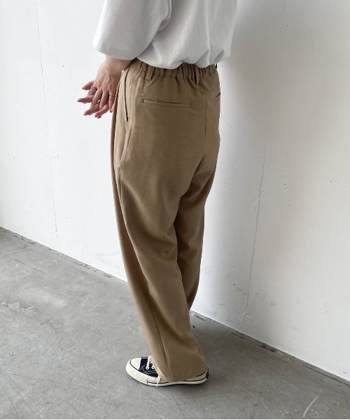 flaner（フラネ）の「ドライタッチストレートパンツ【ユニセックス対応/セットアップ対応】（その他パンツ・レディース・ベージュ/カーキ/ナチュラル・SMALL/MEDIUM/LARGE/X-LARGE）」の15枚目の写真