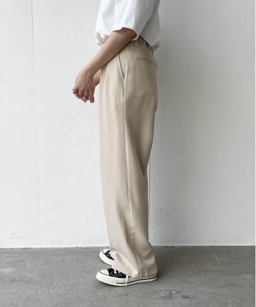 flaner（フラネ）の「ドライタッチストレートパンツ【ユニセックス対応/セットアップ対応】（その他パンツ・レディース・ベージュ/カーキ/ナチュラル・SMALL/MEDIUM/LARGE/X-LARGE）」の5枚目の写真