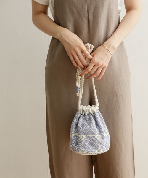 URBAN RESEARCH DOORS（アーバンリサーチドアーズ）の「エンブロイダリー巾着（ショルダーバッグ・レディース・ブルー/マスタード・ONE）」の10枚目の写真