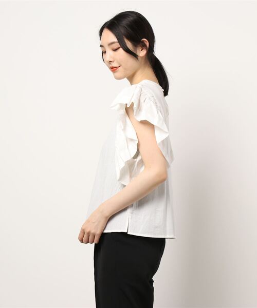 ottilie(オティーリエ)の「ボリュームフリルスリーブブラウス(シャツ/ブラウス・レディース・オフホワイト/ブラック/ベージュ・FREE)」の5枚目の写真