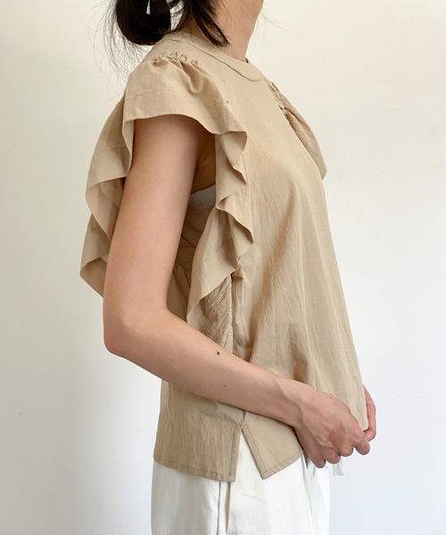 ottilie(オティーリエ)の「ボリュームフリルスリーブブラウス(シャツ/ブラウス・レディース・オフホワイト/ブラック/ベージュ・FREE)」の16枚目の写真