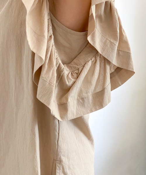 ottilie(オティーリエ)の「ボリュームフリルスリーブブラウス(シャツ/ブラウス・レディース・オフホワイト/ブラック/ベージュ・FREE)」の22枚目の写真