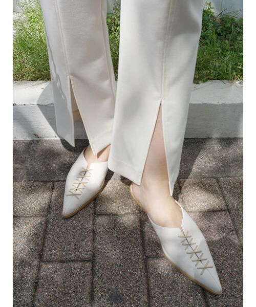 MERCURYDUO（マーキュリーデュオ）の「レースアップローヒールスリッパサンダル（サンダル・レディース・シルバー/アイボリー・38/36）」の2枚目の写真