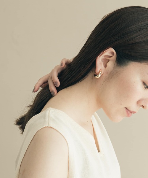 SMELLY（スメリー）の「プックリドロップイヤリング（イヤリング・レディース・シルバー/ゴールド・-）」の3枚目の写真