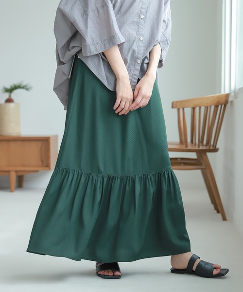 LAKOLE（ラコレ）の「ジャカードティアードスカート / 216474（スカート・レディース・ブラック/ブラウン/グリーン・SMALL/MEDIUM）」の3枚目の写真