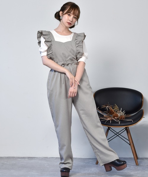 ems excite（エムズエキサイト）の「スカラップフリルサロペット