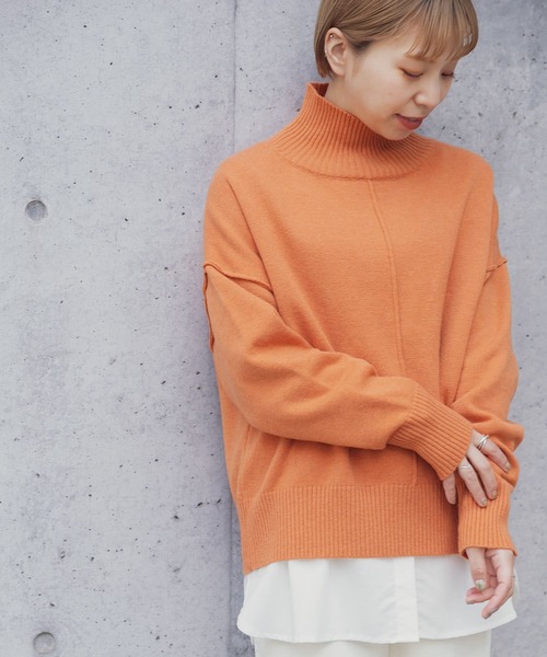 ITEMS URBANRESEARCH（アイテムズ アーバンリサーチ）の「ハイネックワイドニット（ニット/セーター・レディース・ブルー/グリーン/オフホワイト/ブラック/ホワイト/パープル/モカ/オレンジ・FREE）」の8枚目の写真