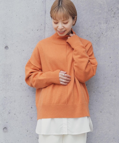 ITEMS URBANRESEARCH（アイテムズ アーバンリサーチ）の「ハイネックワイドニット（ニット/セーター・レディース・ブルー/グリーン/オフホワイト/ブラック/ホワイト/パープル/モカ/オレンジ・FREE）」の10枚目の写真