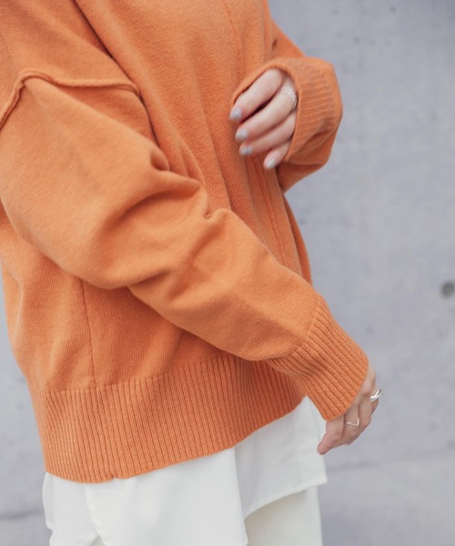 ITEMS URBANRESEARCH（アイテムズ アーバンリサーチ）の「ハイネックワイドニット（ニット/セーター・レディース・ブルー/グリーン/オフホワイト/ブラック/ホワイト/パープル/モカ/オレンジ・FREE）」の12枚目の写真