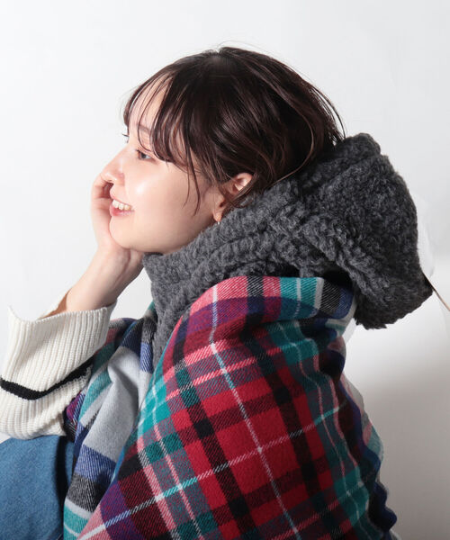 COLD BREAKER（コールドブレーカー）の「【COLD BREAKER/コールドブレーカー】ボアフードスヌード（ストール/ショール・レディース・ベージュ/グレー・FREE）」の4枚目の写真