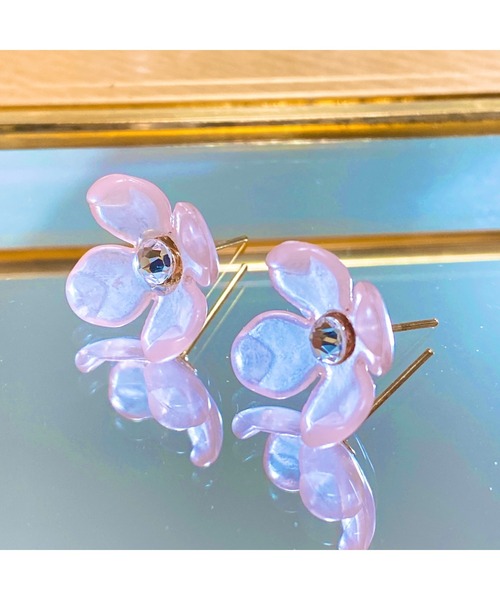 tone(トーン)の「【LoveAmooN】swarovski×flower lightpink (MA)(ピアス(両耳用)・レディース・ゴールド・FREE)」の2枚目の写真