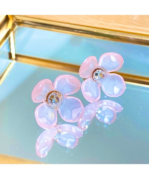 tone(トーン)の「【LoveAmooN】swarovski×flower lightpink (MA)(ピアス(両耳用)・レディース・ゴールド・FREE)」の3枚目の写真