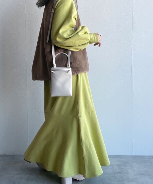 w closet（ダブルクローゼット）の「起毛スムースマーメイドワンピース（ワンピース・レディース・ブラック/ライム/マスタード・FREE）」の7枚目の写真